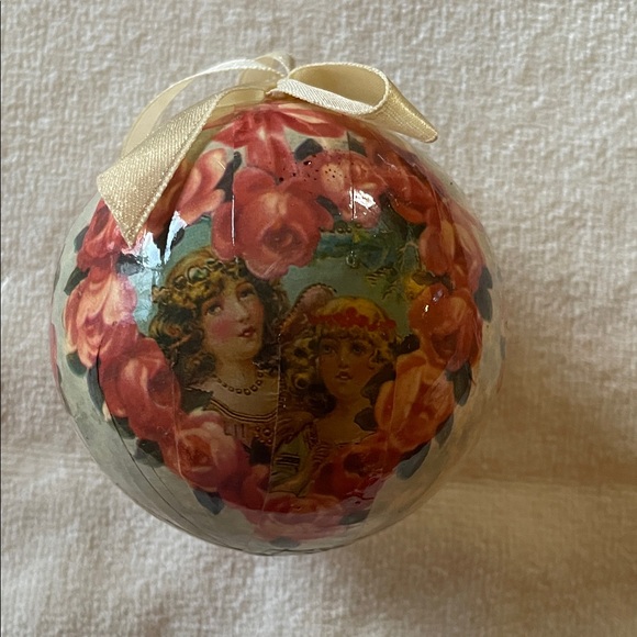 Vintage set of 11 Victorian Hearts and Spheres - Picture 9 of 15